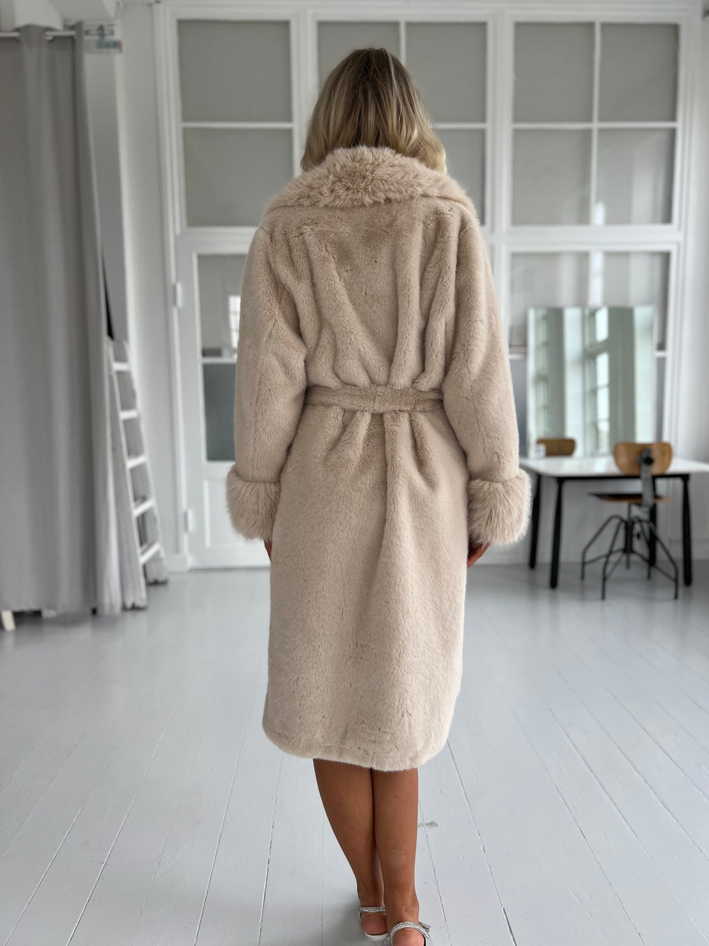 Azaka beige faux fur 5573