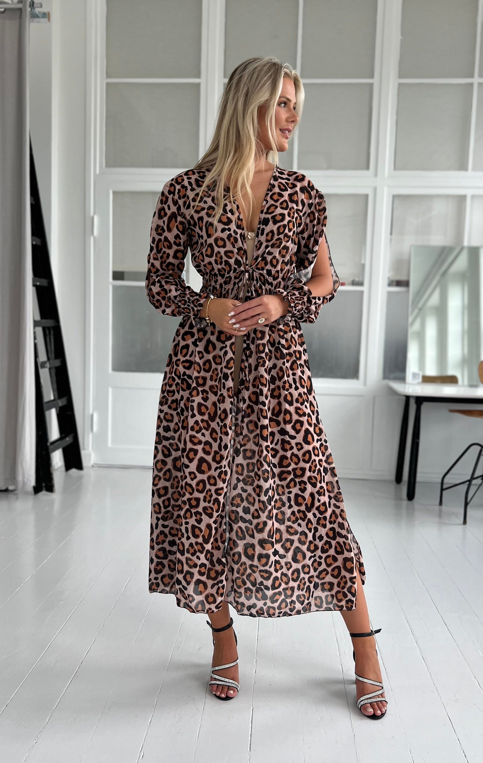 Estee leopard kimono fra webshoppen Aaberg Copenhagen