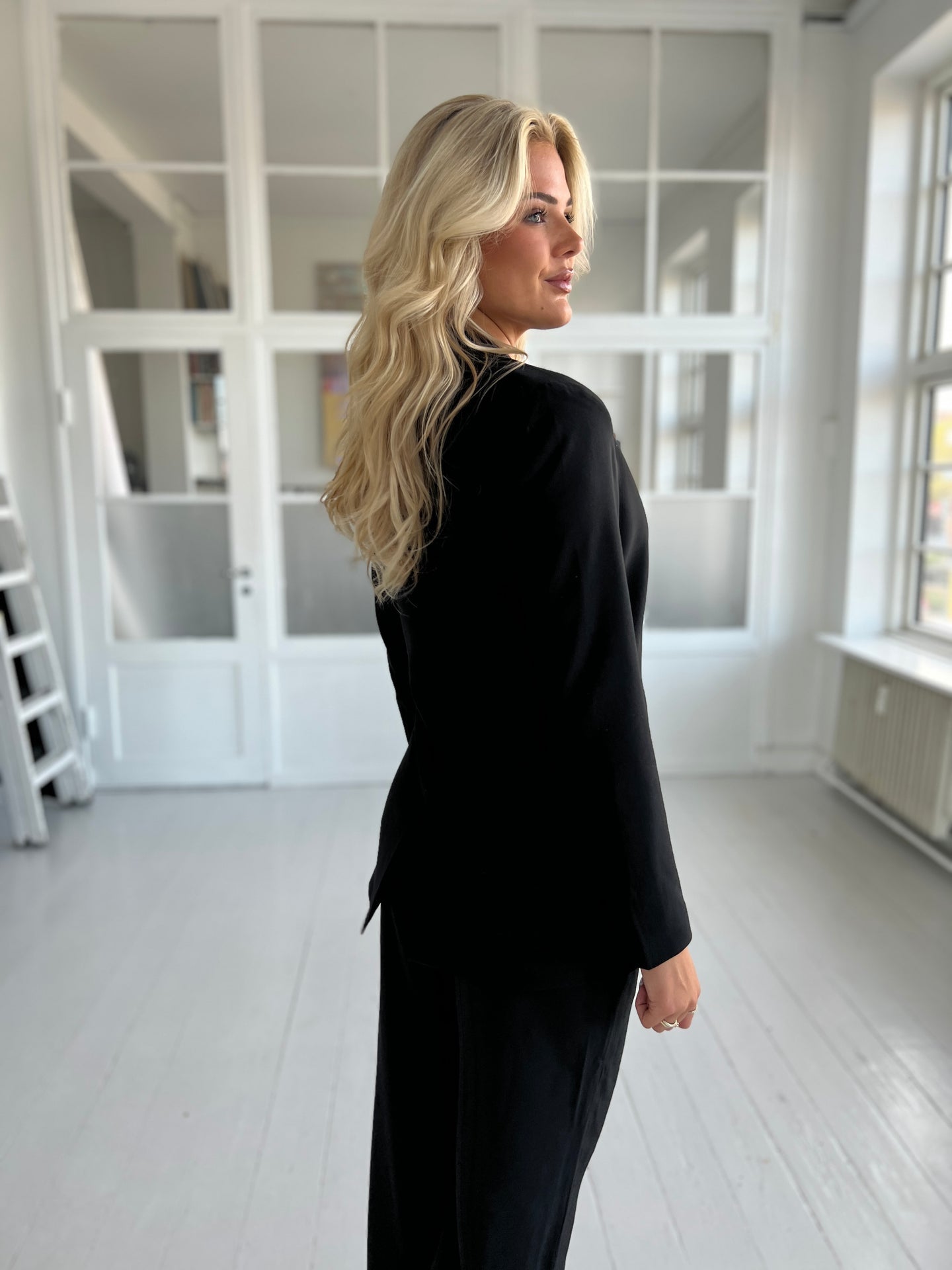 Sisters Point Viska blazer black