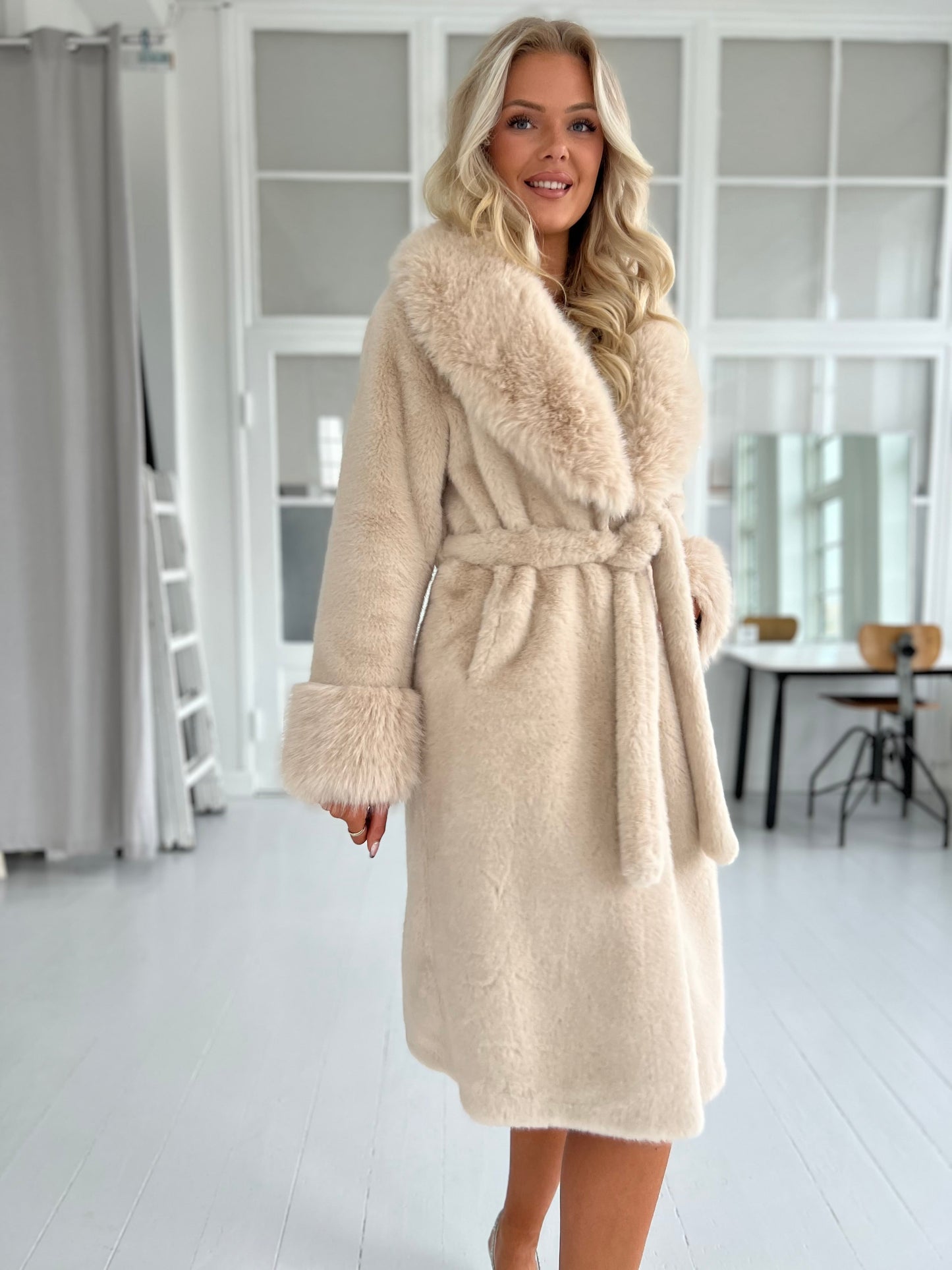 Azaka beige faux fur 5573