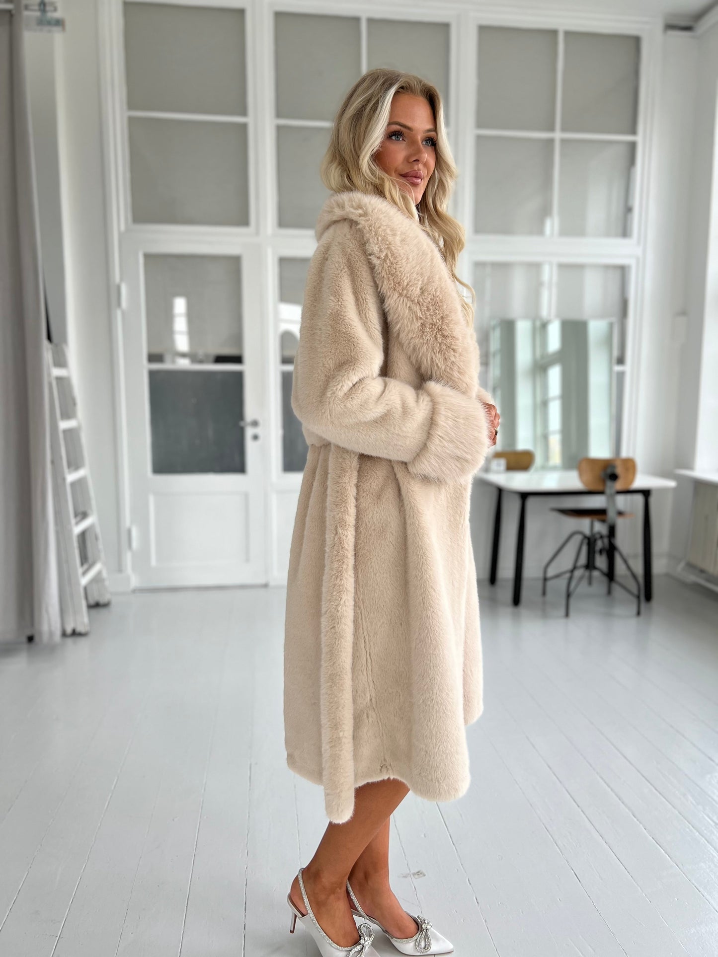 Azaka beige faux fur 5573