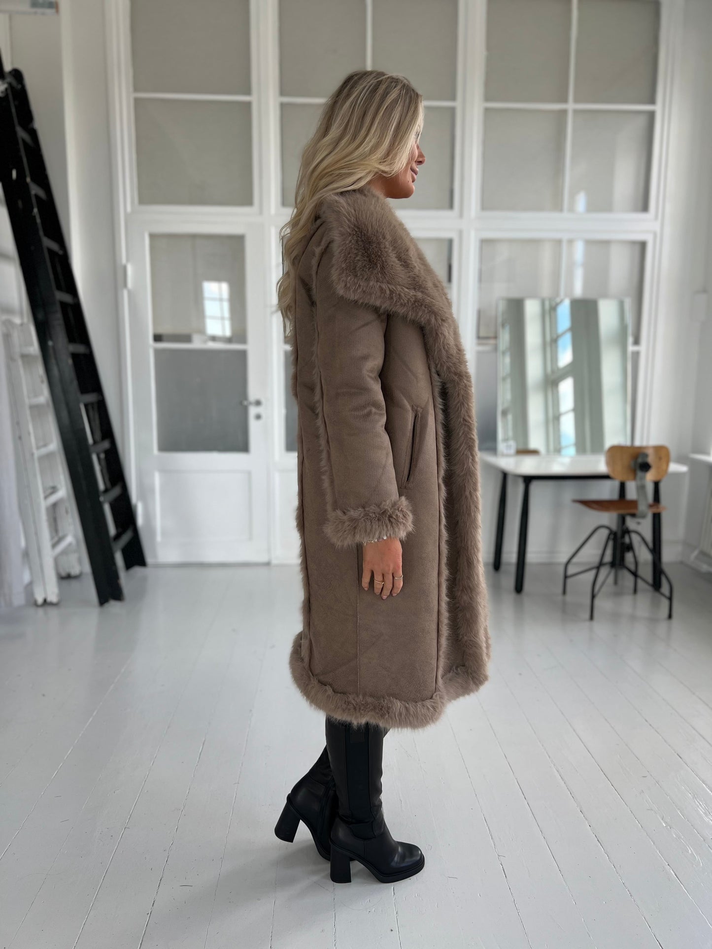 Flam taupe faux fur frakke (2212)