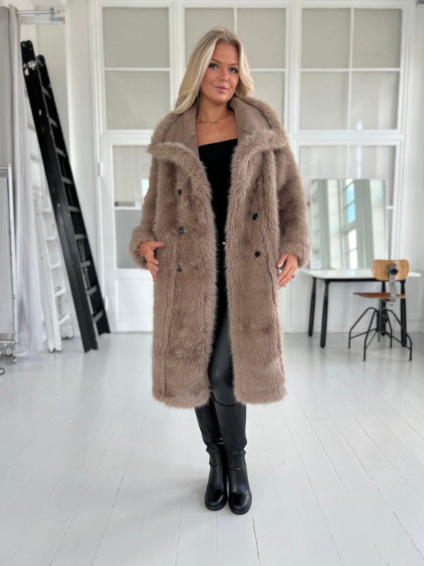 Flam taupe faux fur frakke (2212)