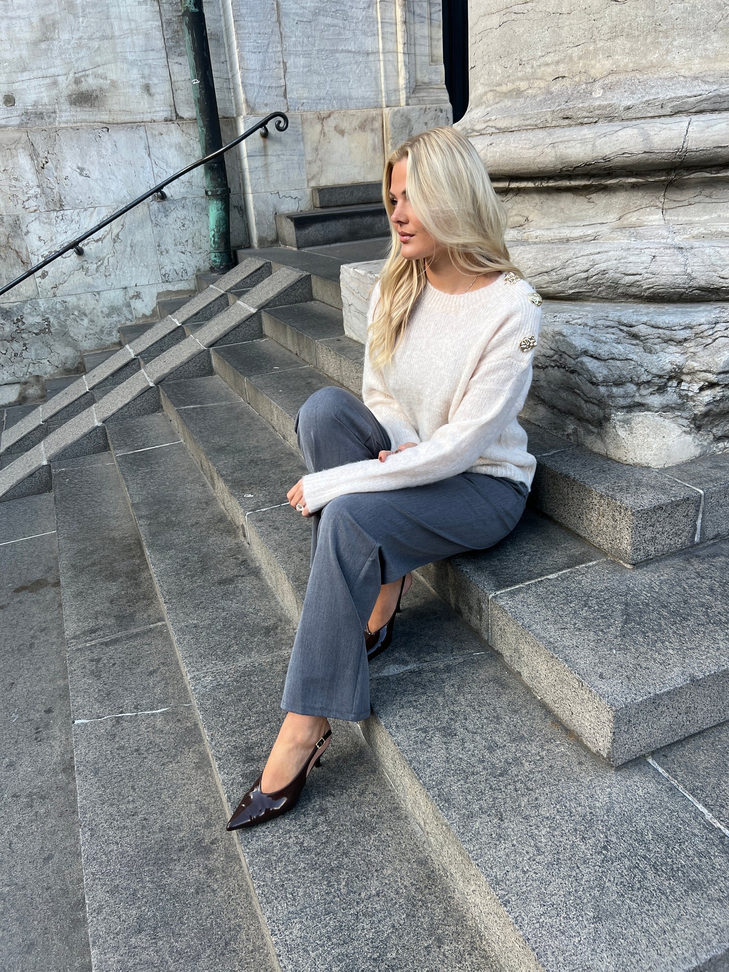 Azaka beige knit