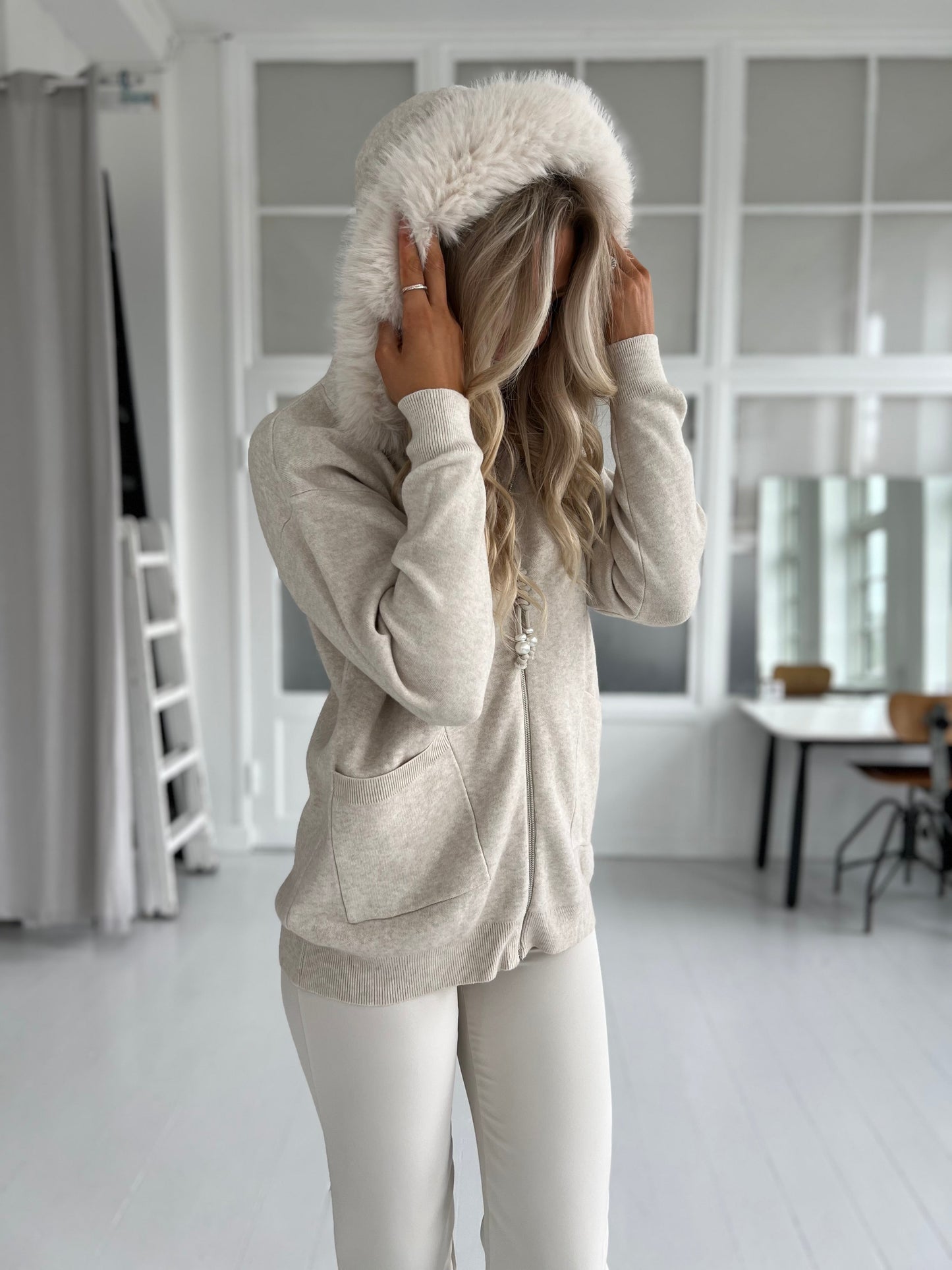 Lamiar beige cardigan