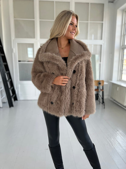 Flam taupe faux fur jakke (2213)-jakke-Aaberg Copenhagen