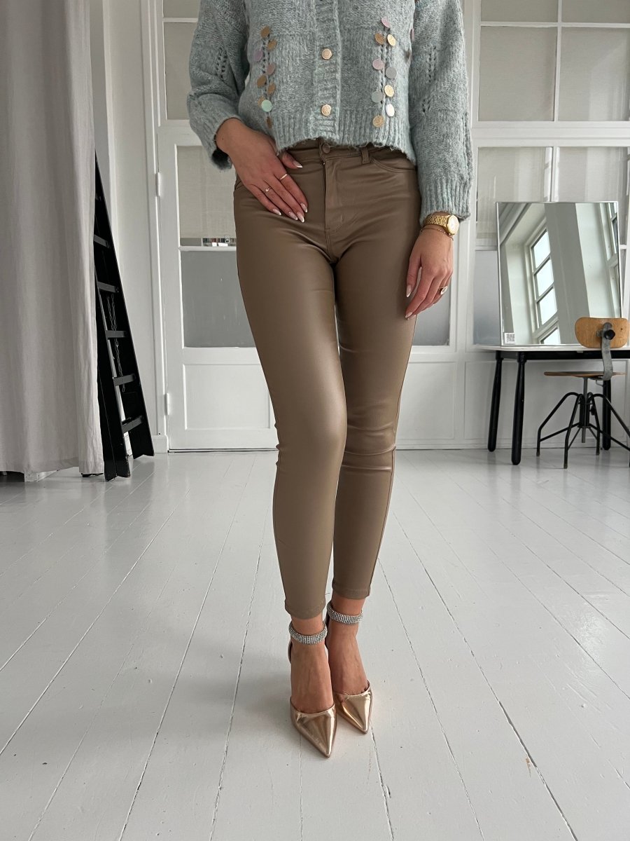 Ana & Lucy taupe push up pants - Aaberg DK
