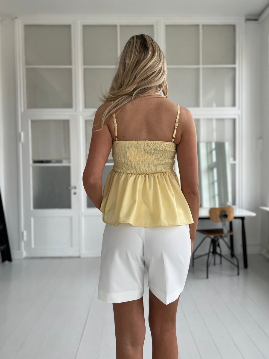 Azaka soft yellow top - Aaberg DK