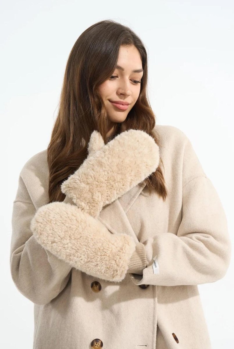 Ella beige fake fur vanter - Aaberg DK