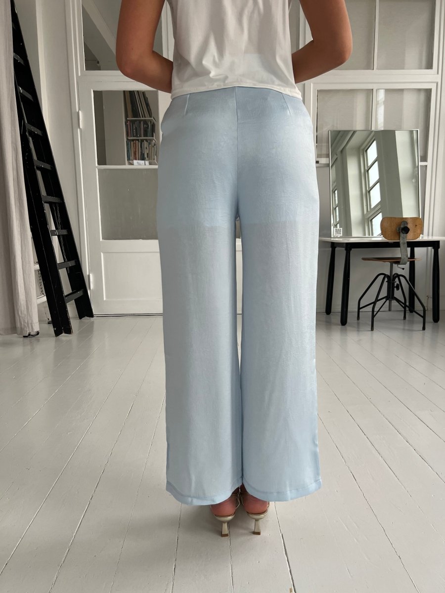 Elli White turquis satin pants - Aaberg DK