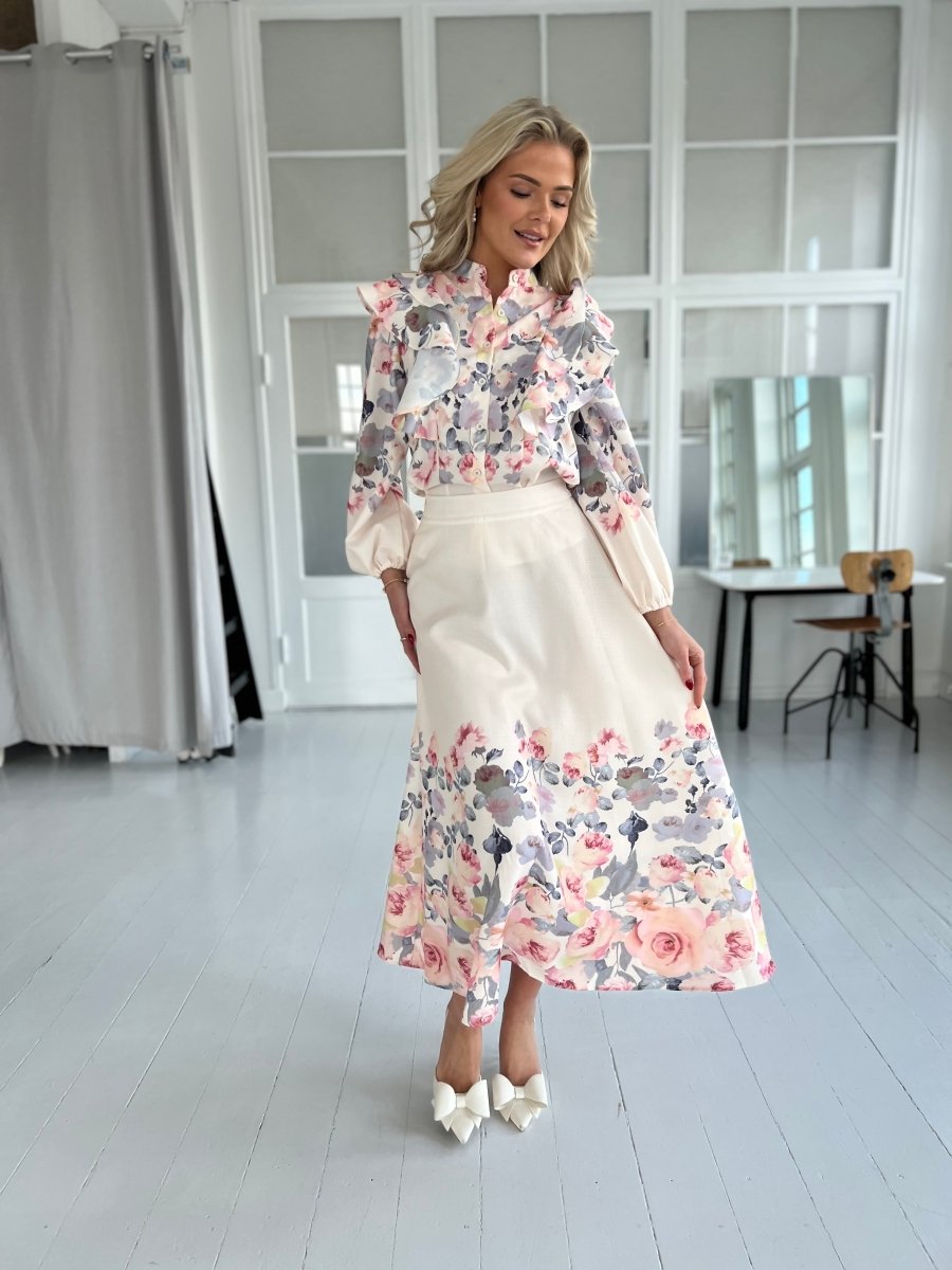 Elsa beige flower set - Aaberg DK