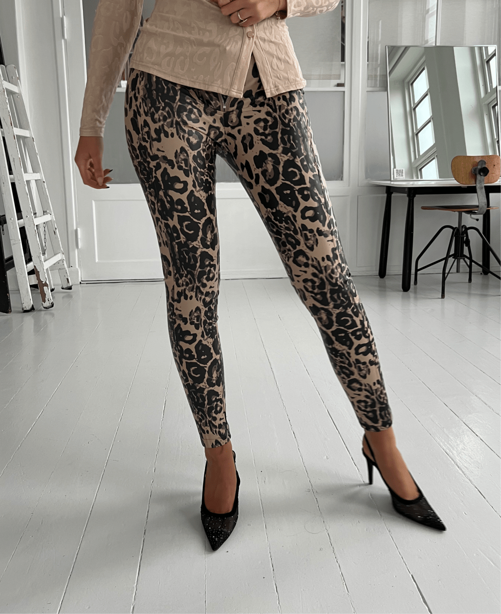 Its May leopard pants - Aaberg DK