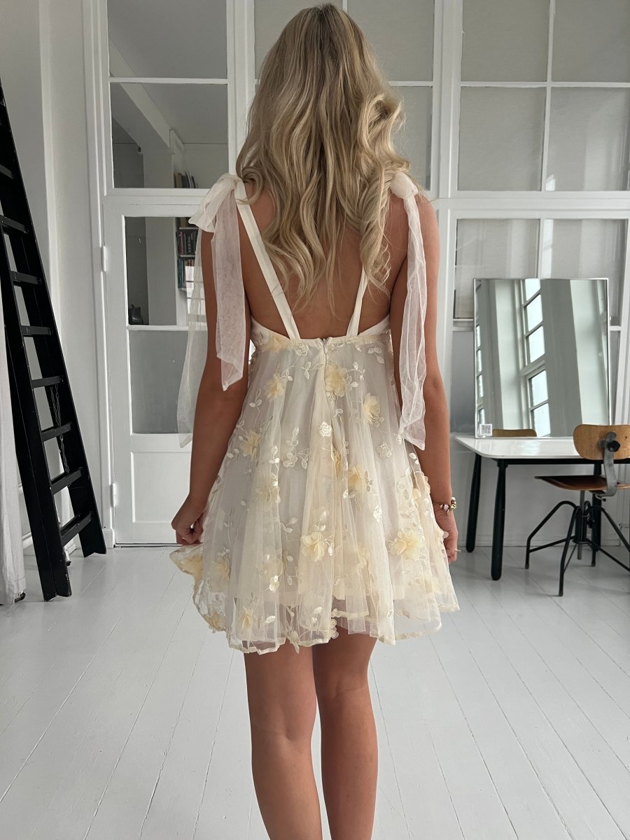 Lily McBee yellow dress - Aaberg DK