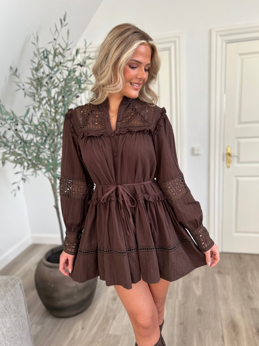 Mochy brown lace dress - Aaberg DK