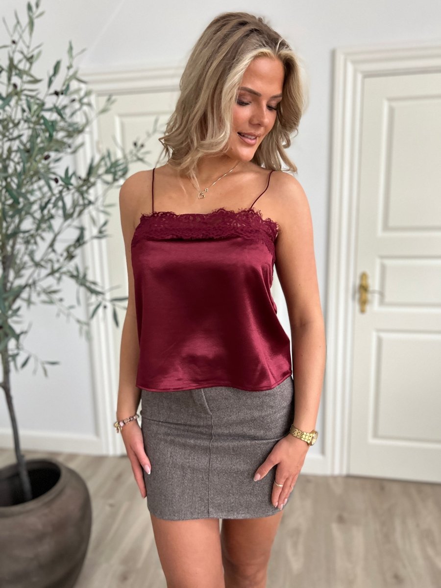 Mochy Burgundy satin thin strap top - Aaberg DK
