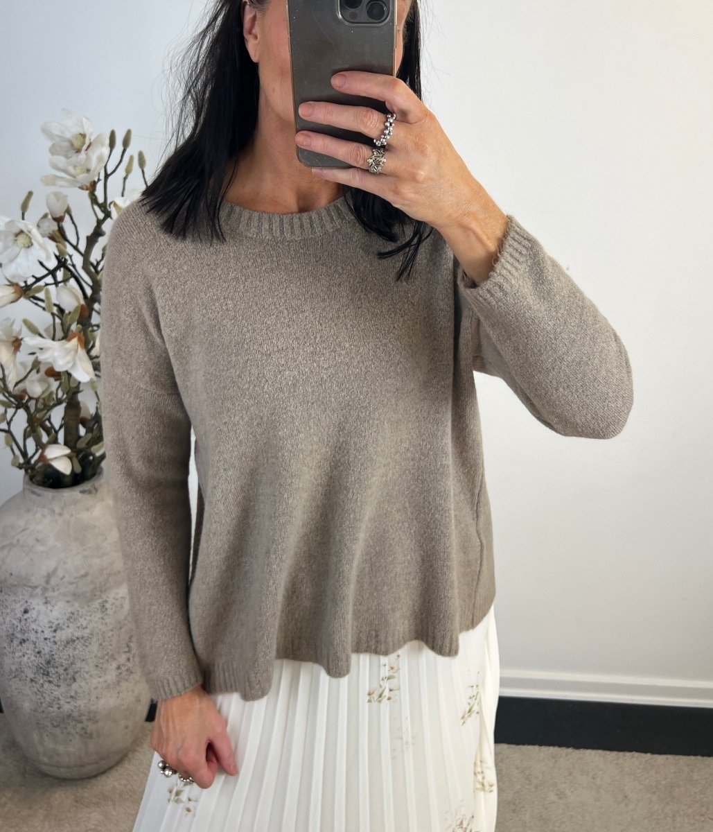 Syma taupe alpaca knit - Aaberg DK