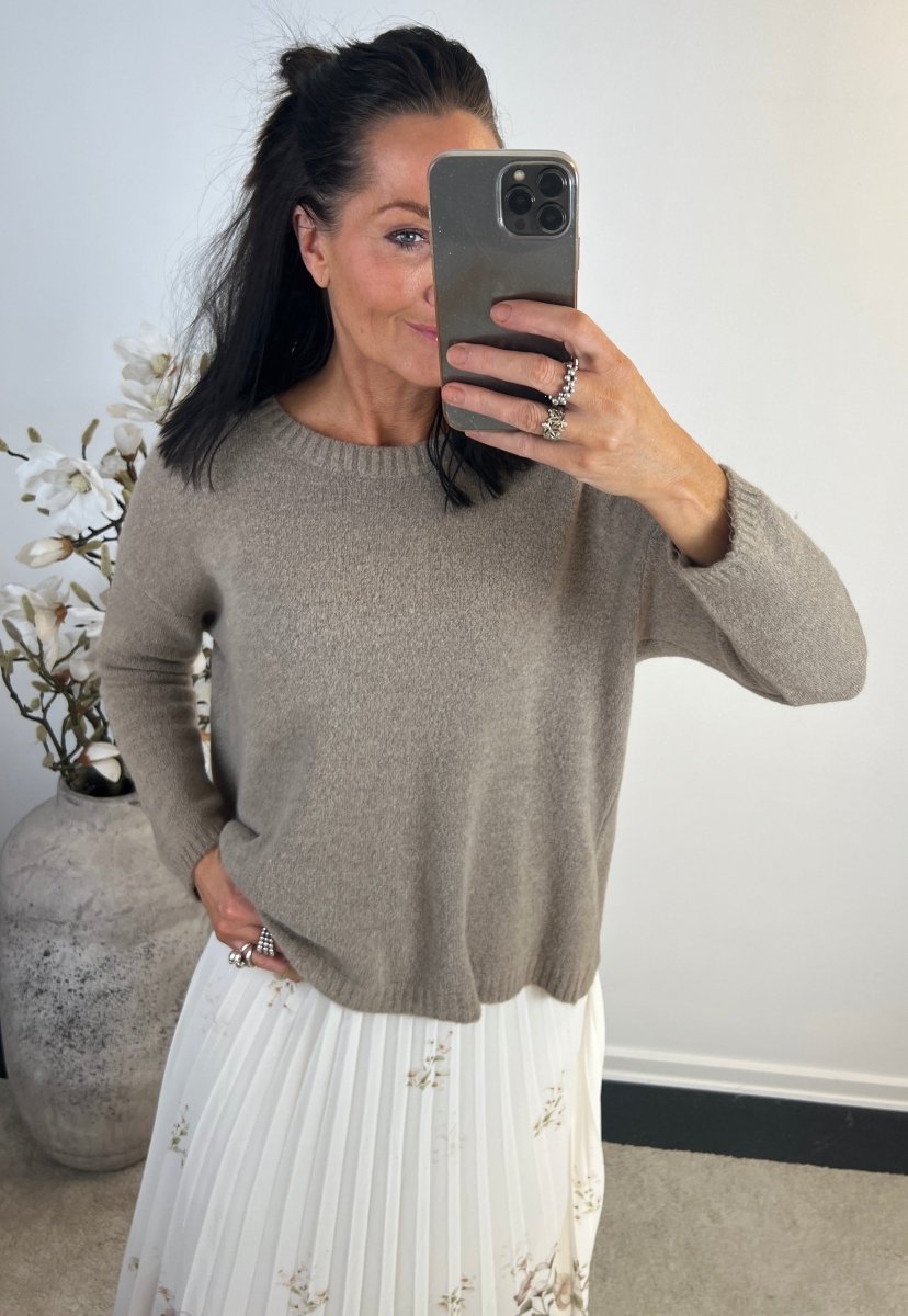 Syma taupe alpaca knit - Aaberg DK