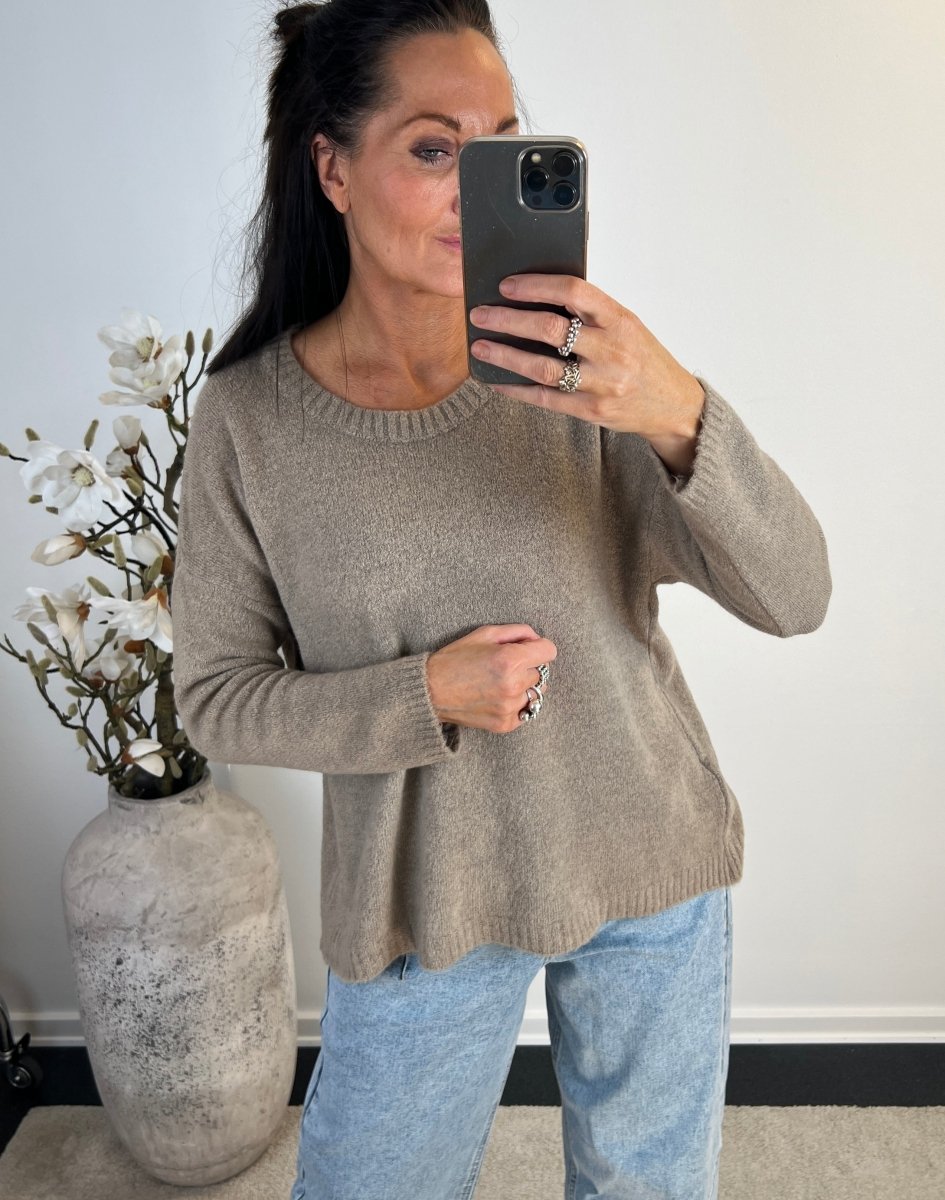 Syma taupe alpaca knit - Aaberg DK
